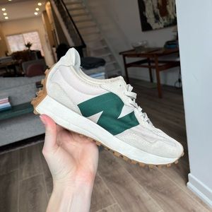 New Balance 327 Green/Beige Suede and Canvas Sneakers Womens 9